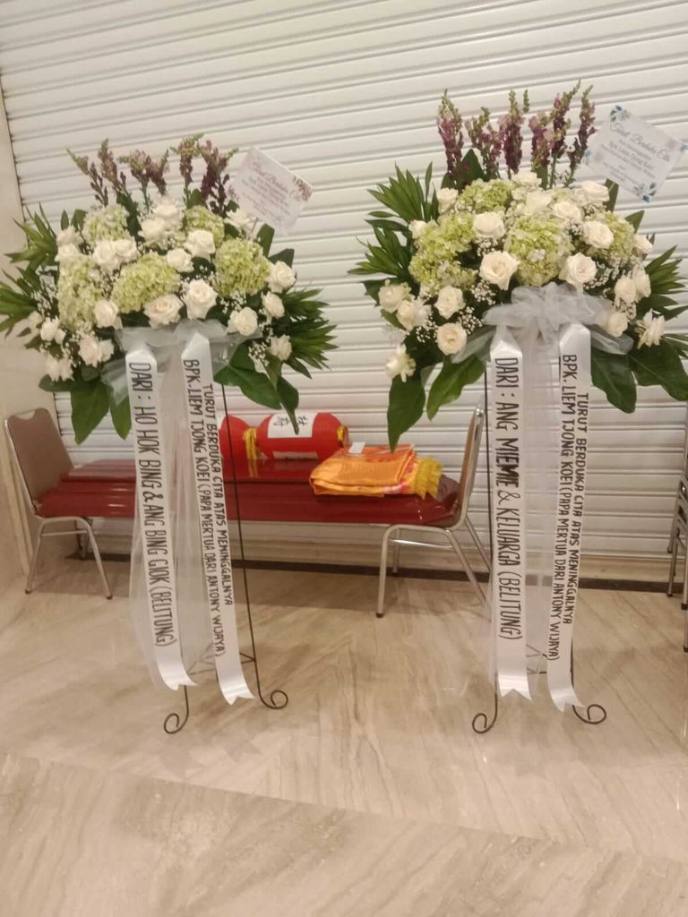Standing Flower Rumah Duka Tabitha Ukrida